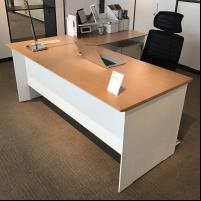 震旦辦公桌主桌1600x800x740 側(cè)桌 977x600x960自然橡木色